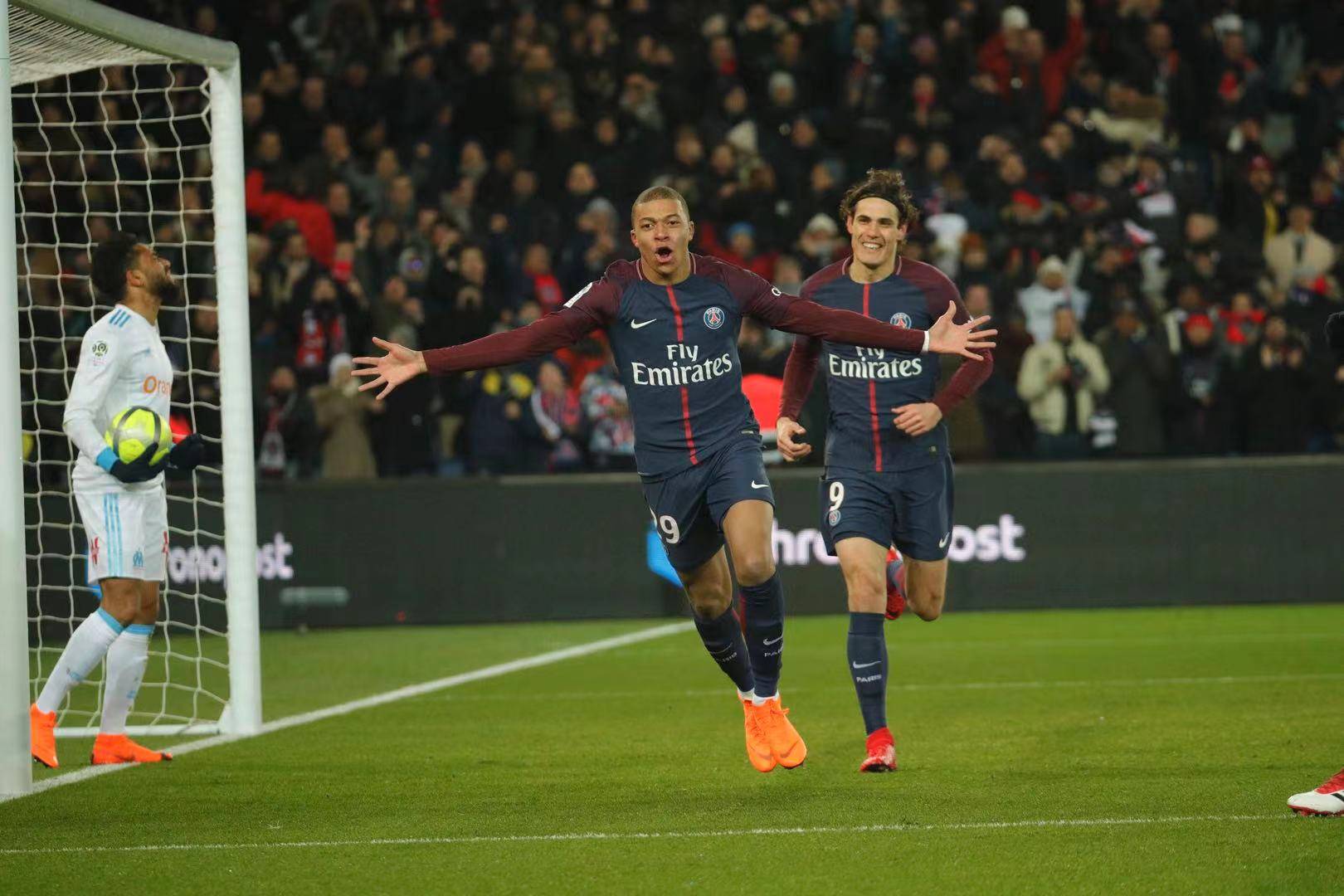 巴黎圣日耳曼大获全胜,实力卓越稳健 巴黎圣日耳曼大获全胜,实力卓越稳健