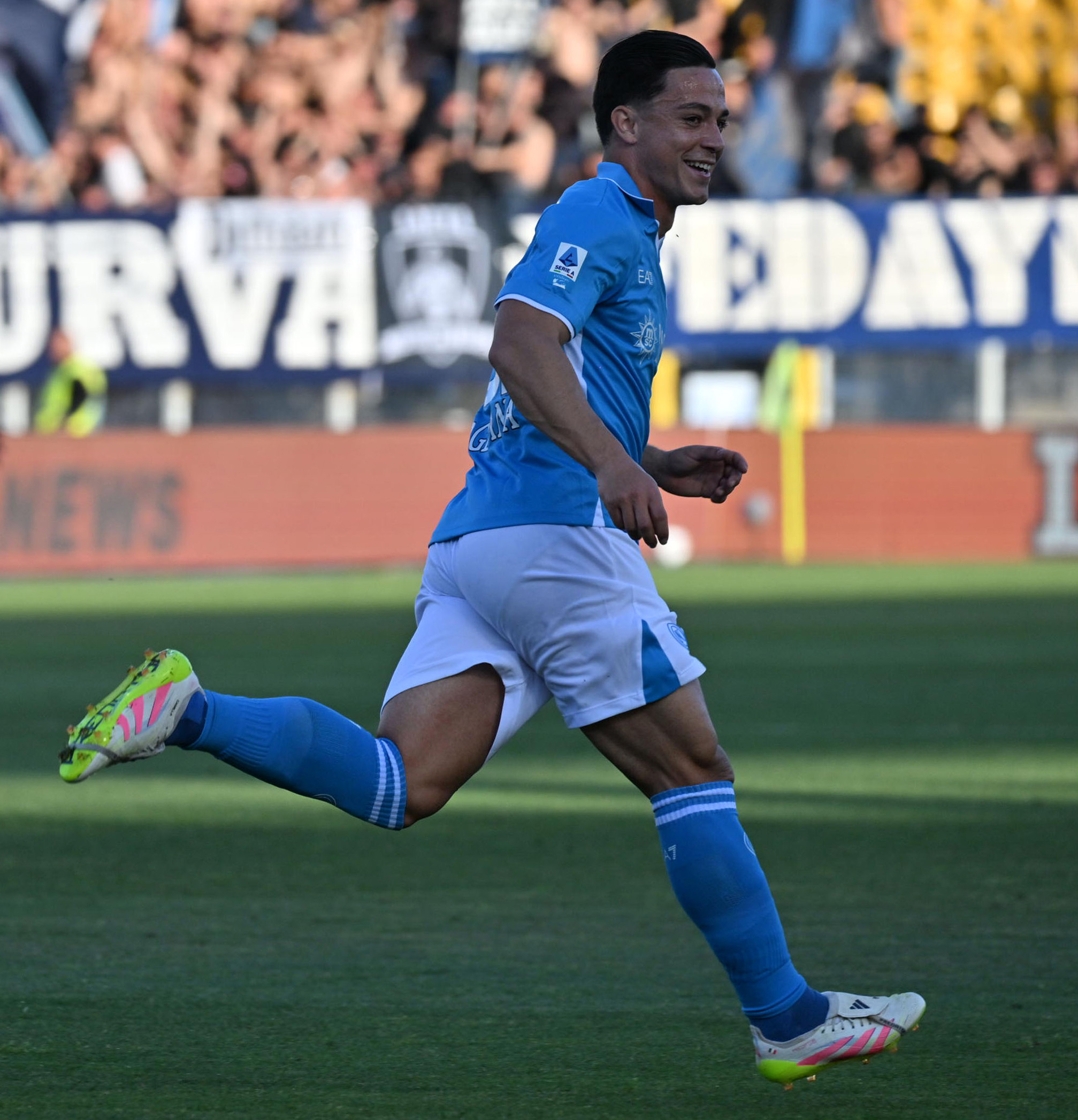 那不勒斯球员受伤退出赛场，影响球队表现的简单介绍