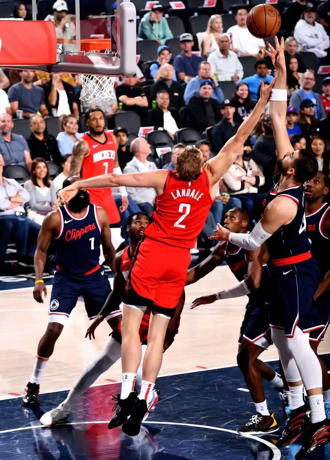 湖人再遇火箭,詹姆斯助攻集锦二次见底 湖人再遇火箭,詹姆斯助攻集锦二次见底