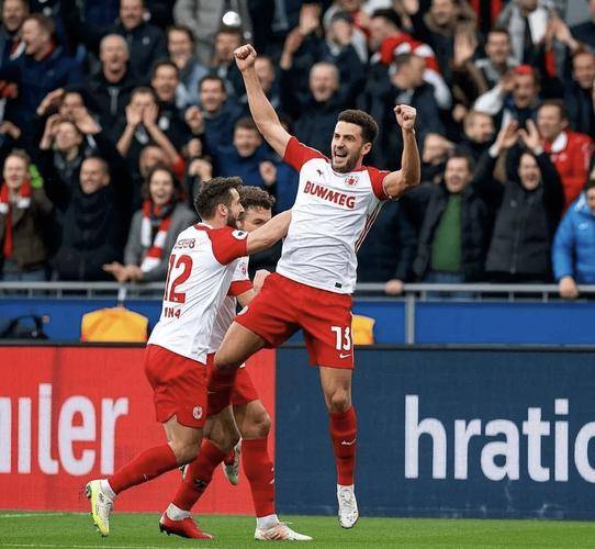 柏林赫塔客场逆袭,带走三分胜利 柏林赫塔客场逆袭,带走三分胜利