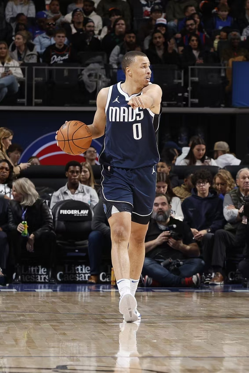 火箭主场力克独行侠,三连胜稳稳在手 火箭主场力克独行侠,三连胜稳稳在手