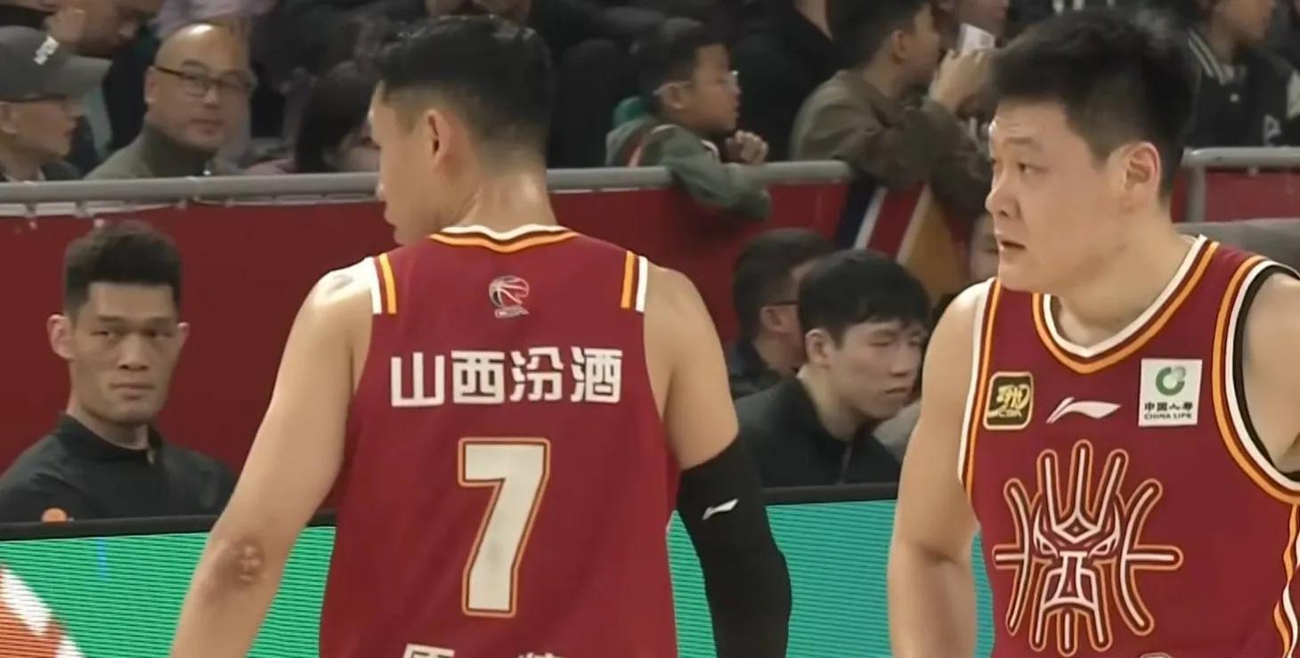 乐鱼登录-山东男篮连胜开启，领头羊之位稳固