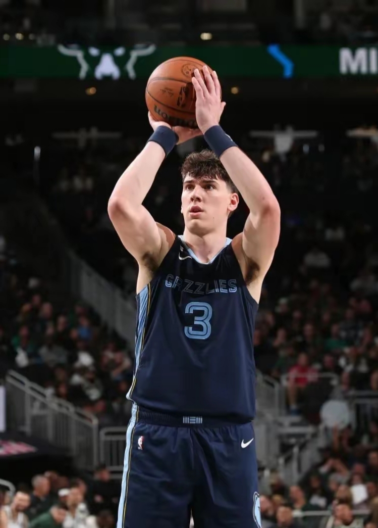 快船绝地反击湖人B队,巴图姆送出助攻 快船绝地反击湖人B队,巴图姆送出助攻