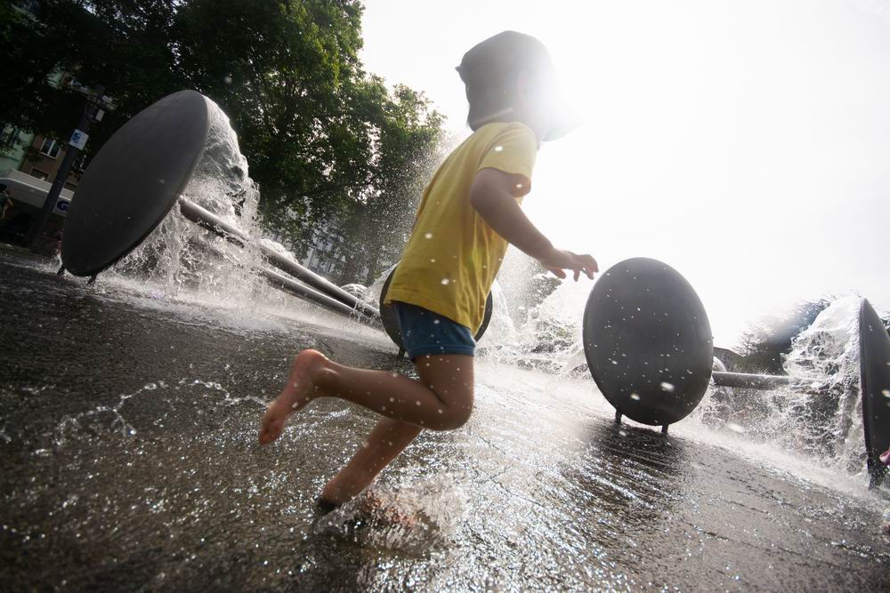 热情四射的足球盛事掀起一片澎湃热浪 热情四射的足球盛事掀起一片澎湃热浪
