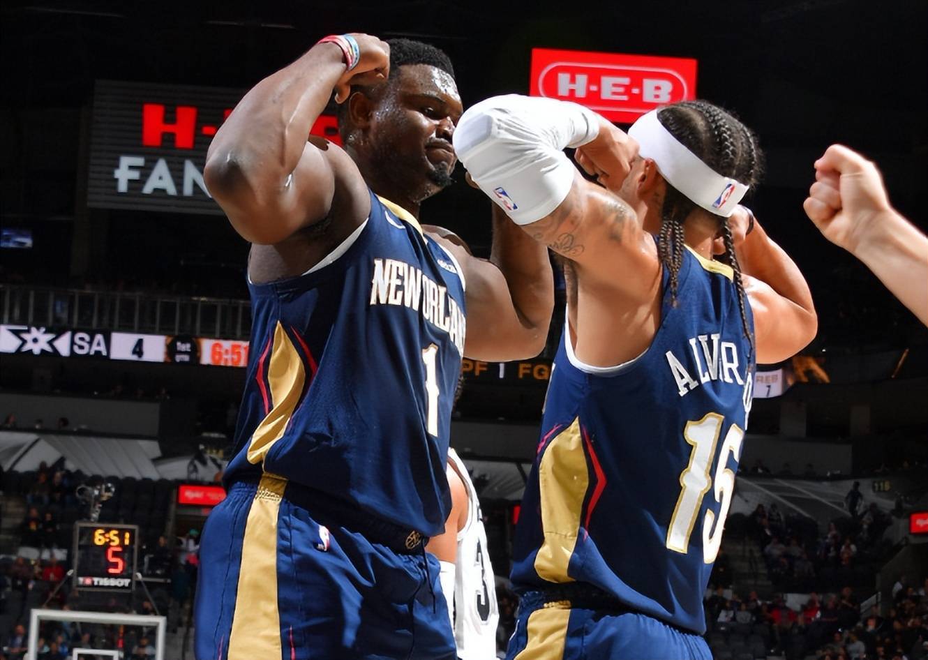 立陶宛男篮爆冷猛龙，锡安完成帽子戏法