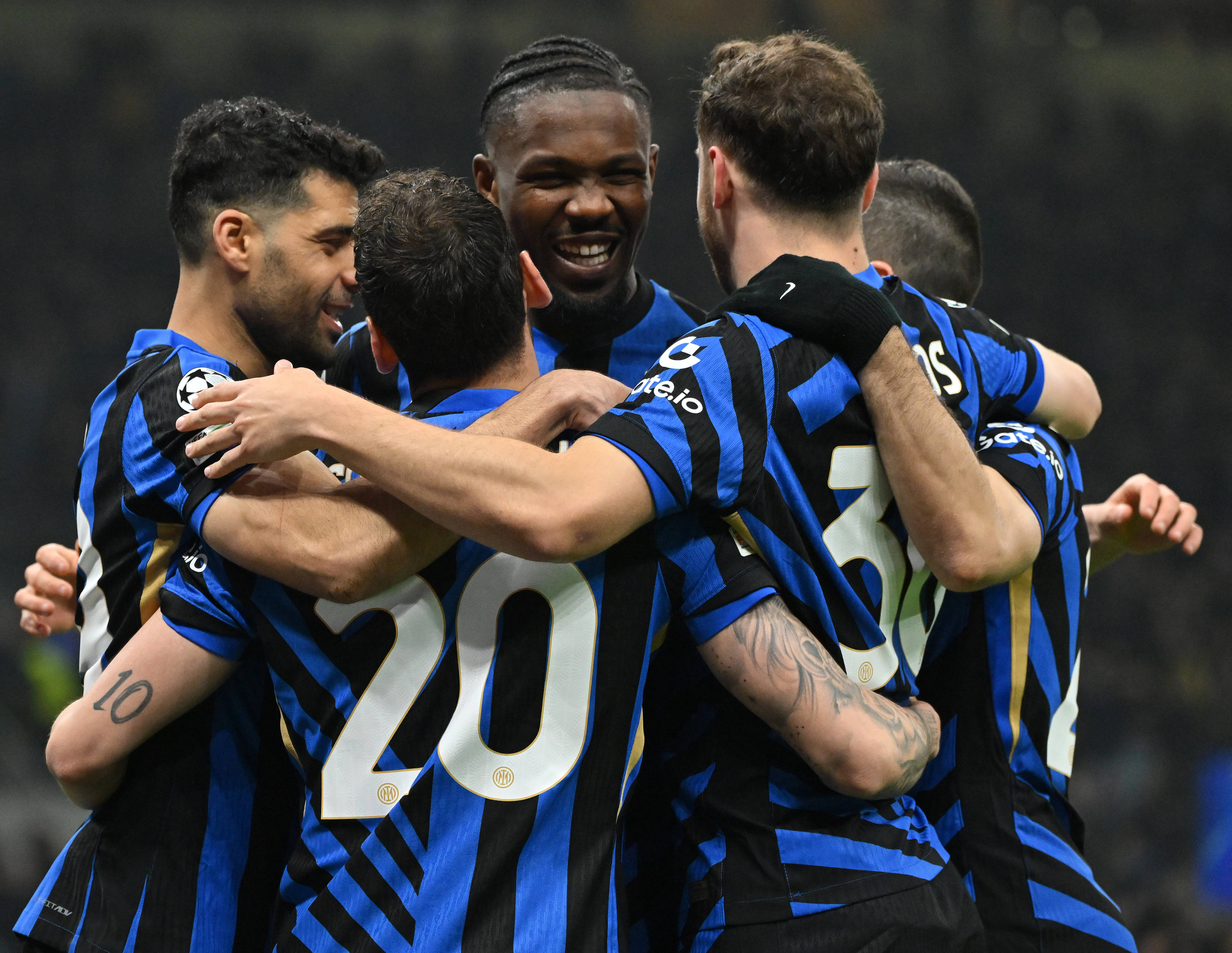 乐鱼体育APP下载-利物浦主场战胜瓦伦西亚，晋级欧冠八强的简单介绍